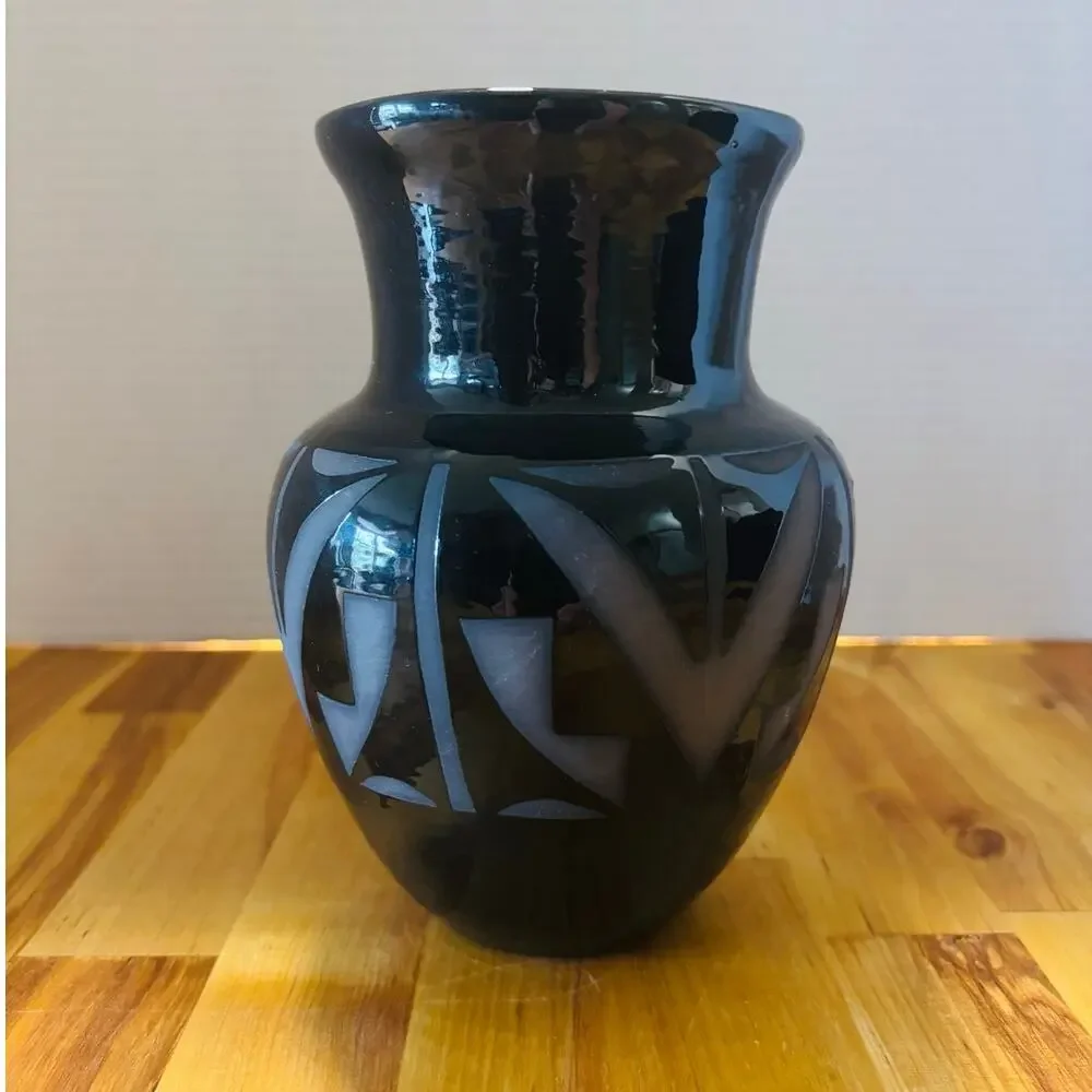 VTG R Diane Martinez Black Vase Handmade Native American Pottery Artist 1992